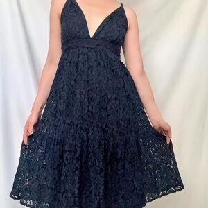 Lulu’s Lace Tiered Midi Dress